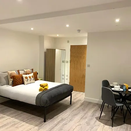 Modern Studio Flat Near Highbury & Islington Station